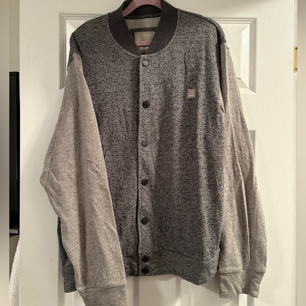 Grey Bench Bomber Style Men's Sweater/Jacket